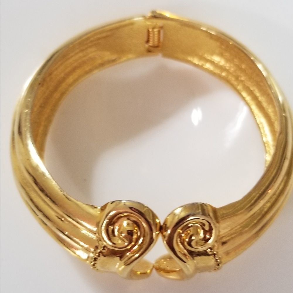 Clamper  Hinged Bangle - Picture 2 of 8